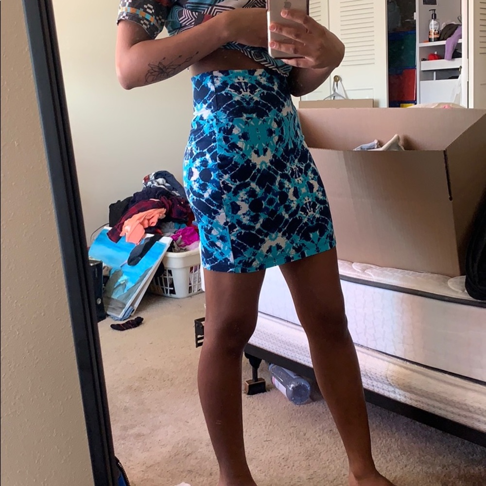 Pattern bodycon skirt